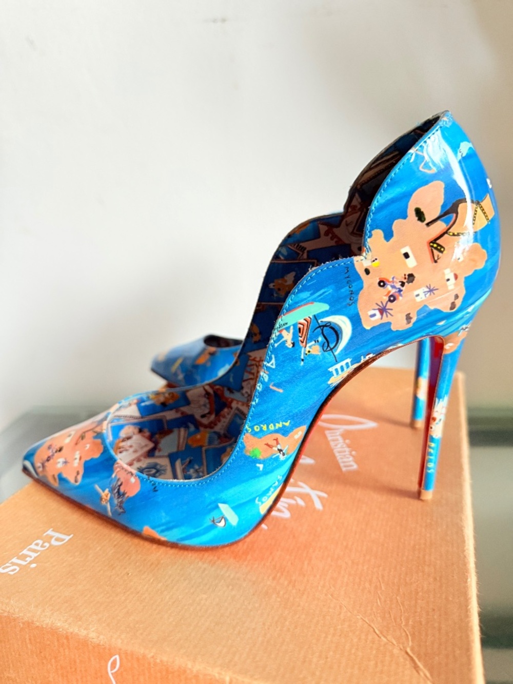 Christian Louboutin Hot Chick 100 Patent Leather Odyssey Print Pumps – Size 38 –